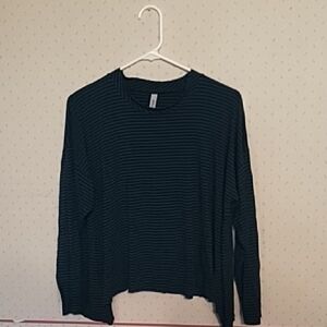 Black Boxy Long Sleeve T-Shirt